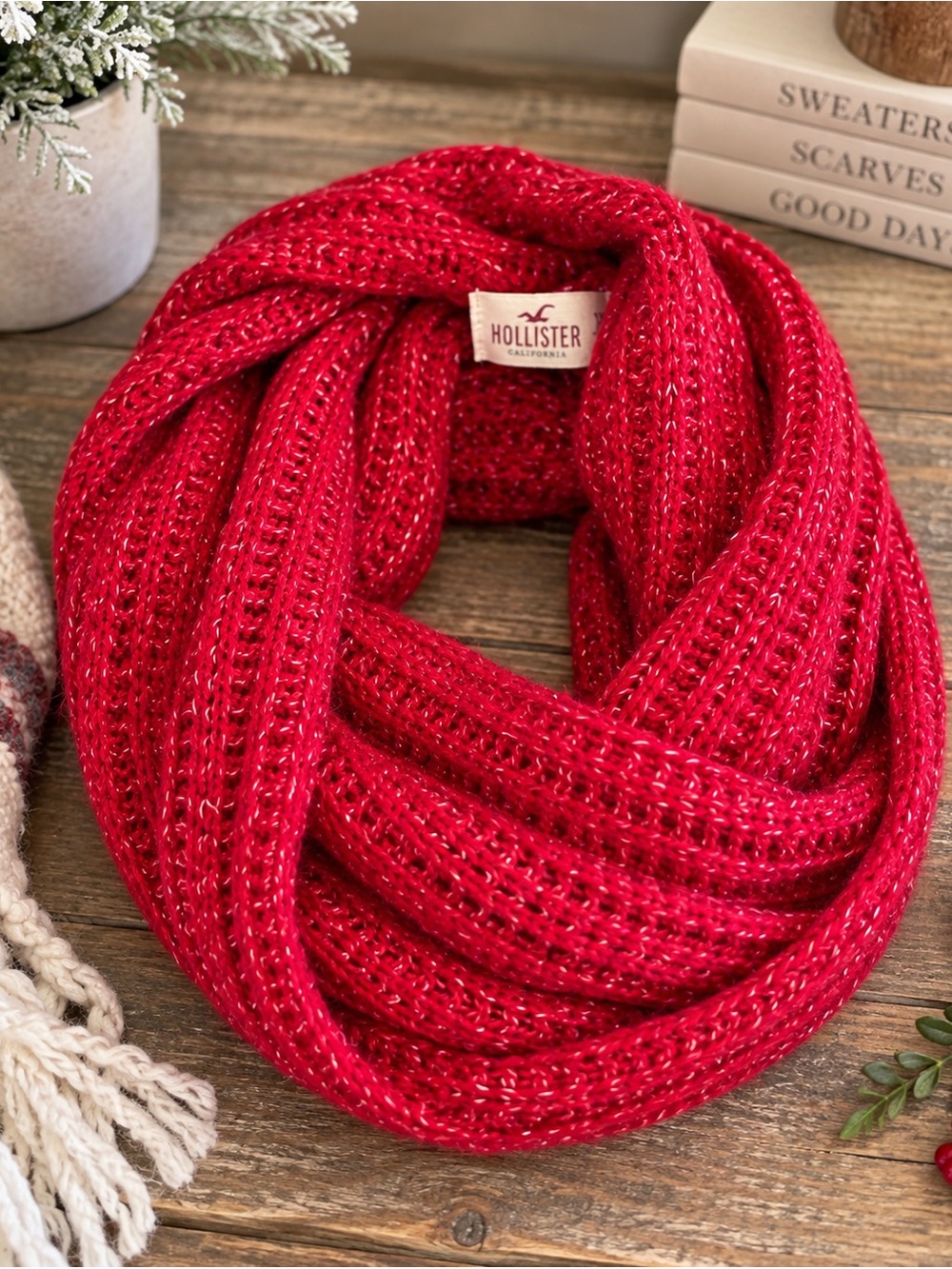 Hollister Red Metallic Open Knit Infinity Scarf One Size - Picture 2 of 5